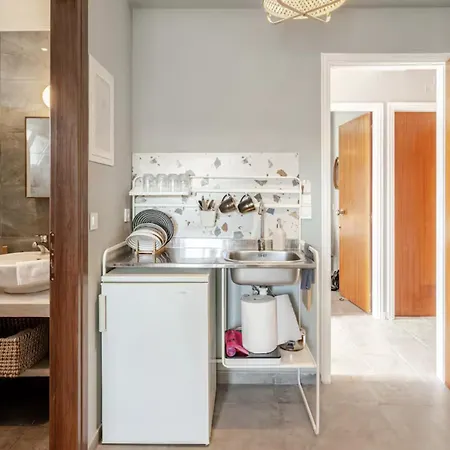 Theros Lux Apts. 2*