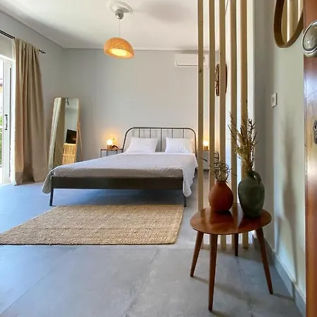 Guest house Theros Lux Apts.
