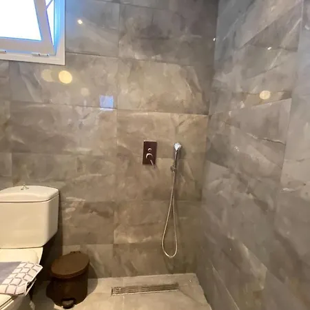 Theros Lux Apts.