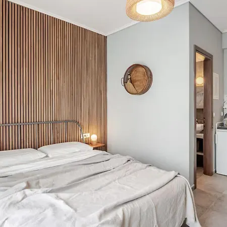 Theros Lux Apts. בית הארחה 2*