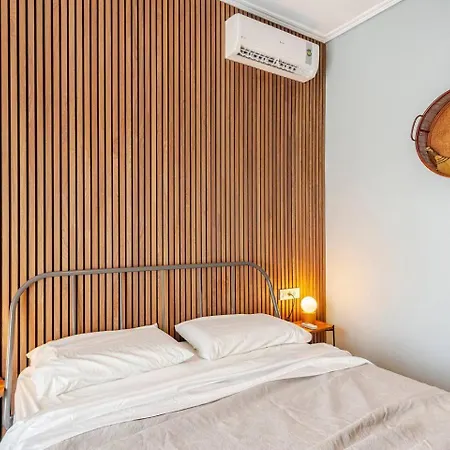 Theros Lux Apts. Πλάνος
